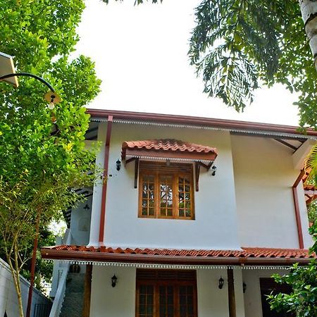 Amsterdam Tourist Rest Bed and Breakfast Anuradhapura Εξωτερικό φωτογραφία