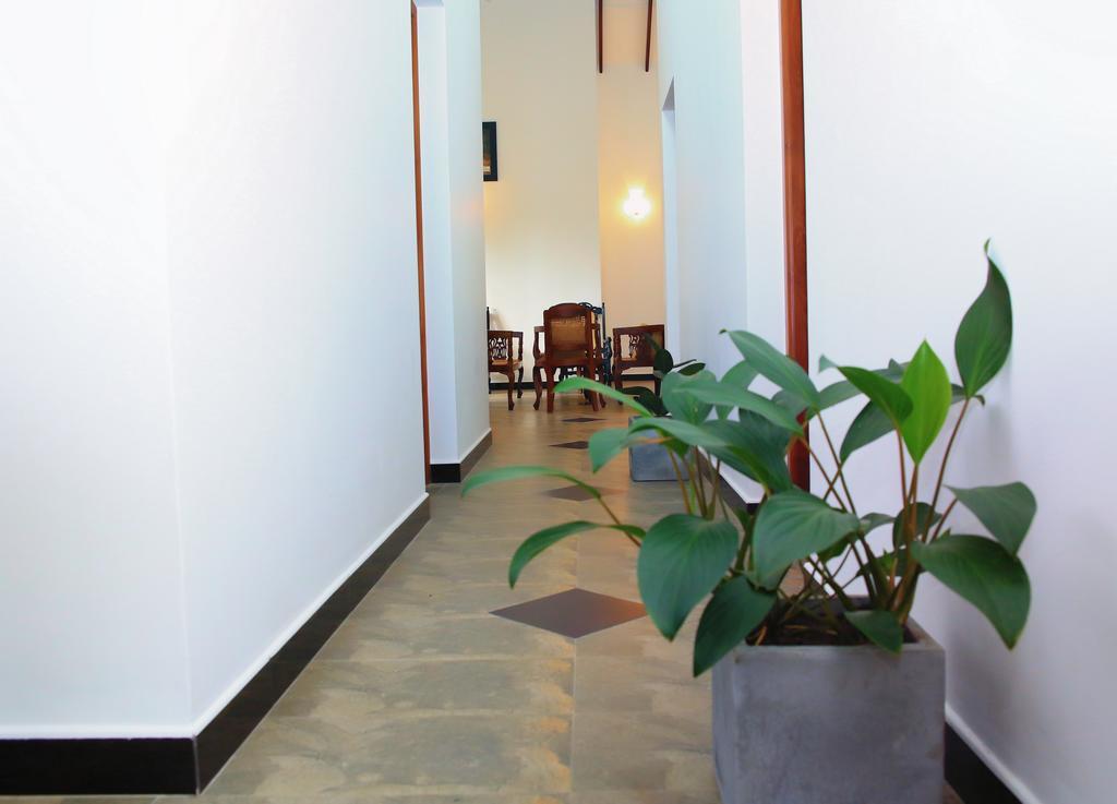 Amsterdam Tourist Rest Bed and Breakfast Anuradhapura Εξωτερικό φωτογραφία