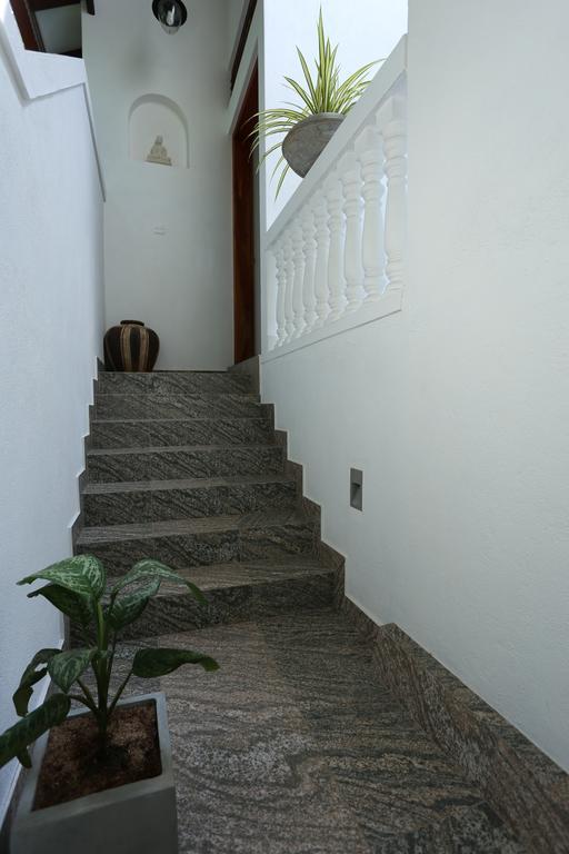 Amsterdam Tourist Rest Bed and Breakfast Anuradhapura Εξωτερικό φωτογραφία