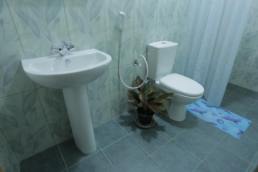 Amsterdam Tourist Rest Bed and Breakfast Anuradhapura Εξωτερικό φωτογραφία